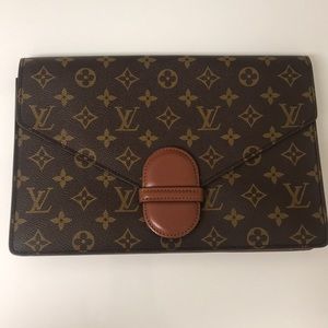 Vintage LV envelope clutch